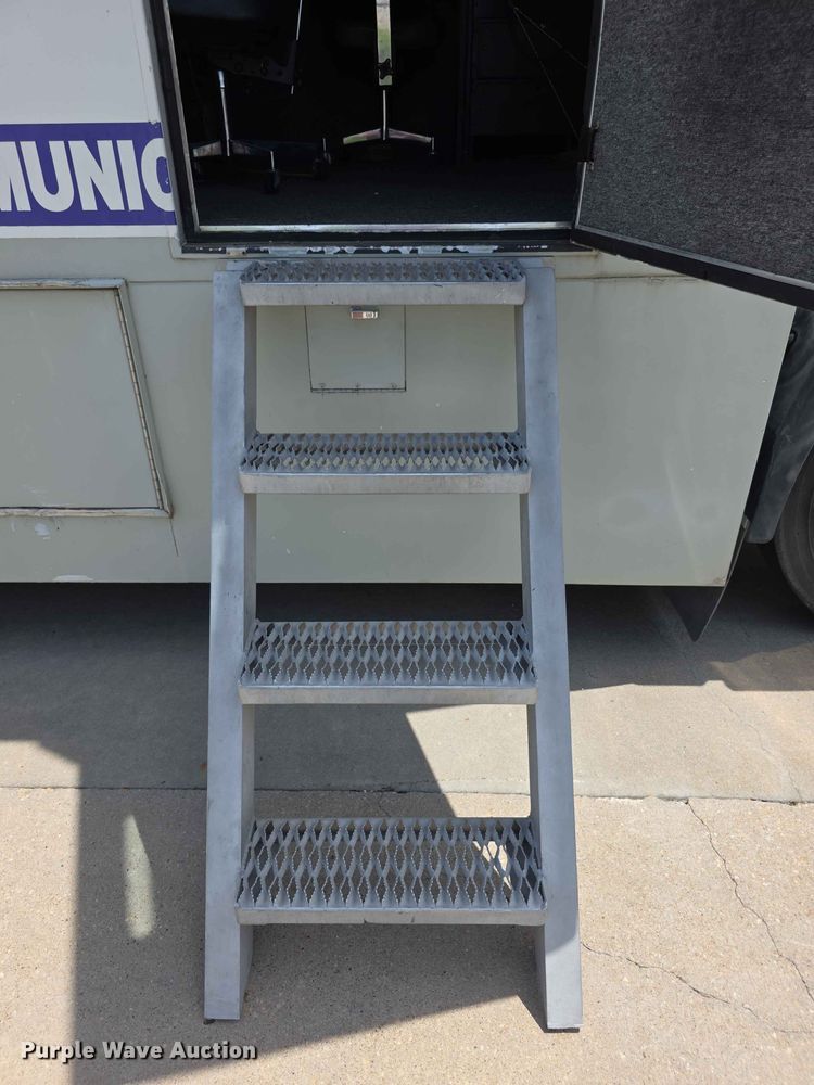 image for item FH6146 1990 Volvo FE613 satellite communication truck