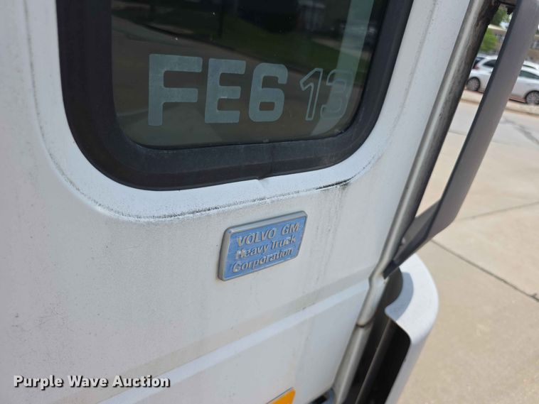 image for item FH6146 1990 Volvo FE613 satellite communication truck
