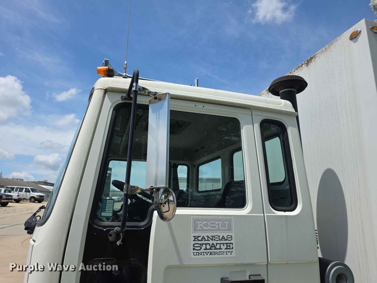 image for item FH6146 1990 Volvo FE613 satellite communication truck