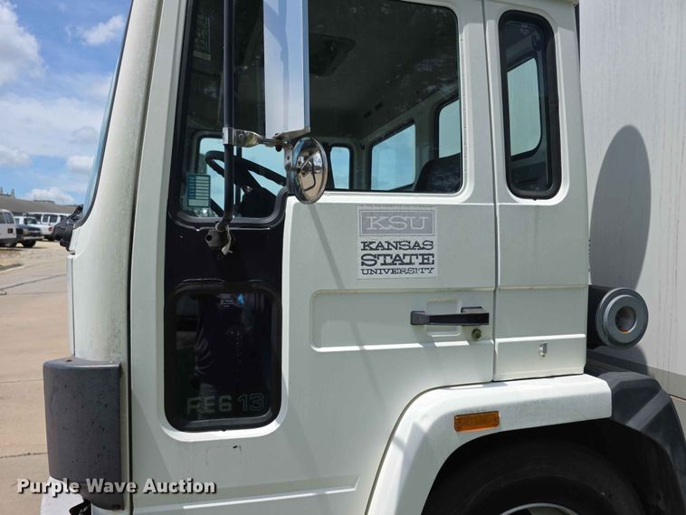 image for item FH6146 1990 Volvo FE613 satellite communication truck