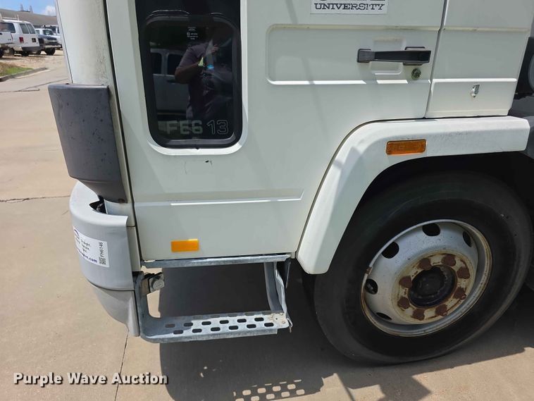 image for item FH6146 1990 Volvo FE613 satellite communication truck