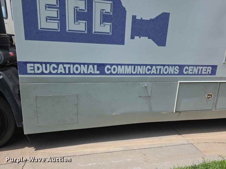 image for item FH6146 1990 Volvo FE613 satellite communication truck