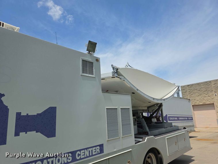 image for item FH6146 1990 Volvo FE613 satellite communication truck