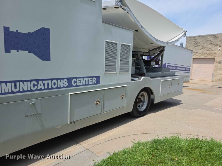 image for item FH6146 1990 Volvo FE613 satellite communication truck