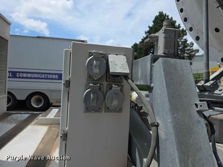image for item FH6146 1990 Volvo FE613 satellite communication truck
