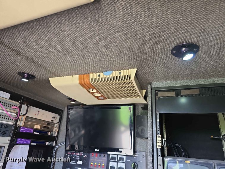 image for item FH6146 1990 Volvo FE613 satellite communication truck