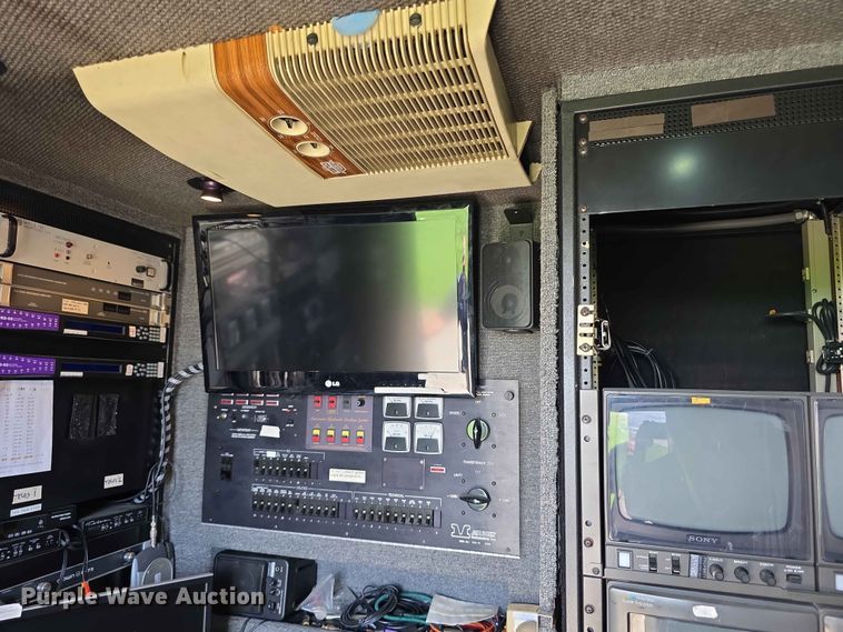 image for item FH6146 1990 Volvo FE613 satellite communication truck