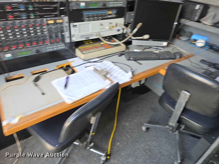 image for item FH6146 1990 Volvo FE613 satellite communication truck