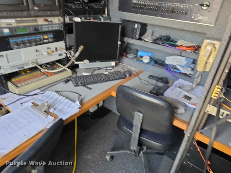 image for item FH6146 1990 Volvo FE613 satellite communication truck