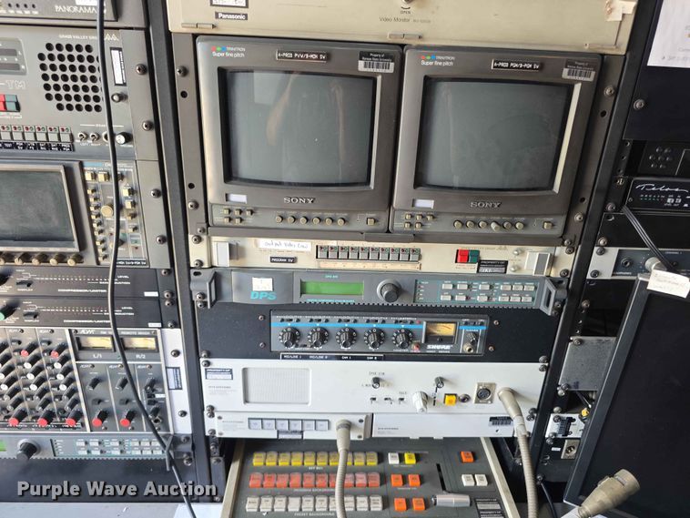 image for item FH6146 1990 Volvo FE613 satellite communication truck