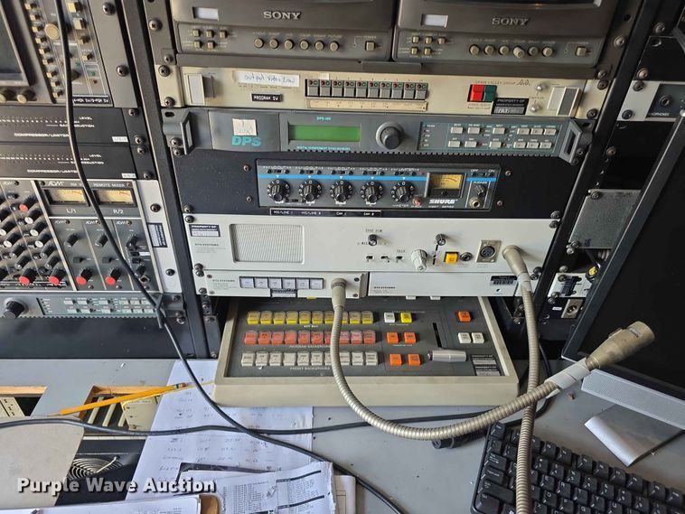 image for item FH6146 1990 Volvo FE613 satellite communication truck