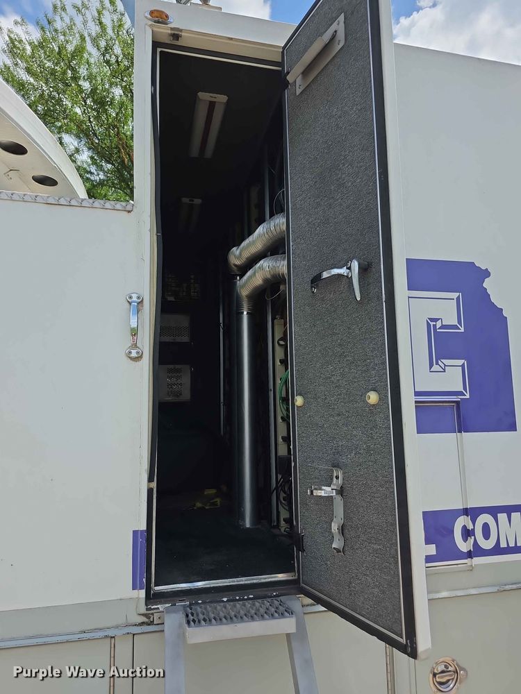 image for item FH6146 1990 Volvo FE613 satellite communication truck