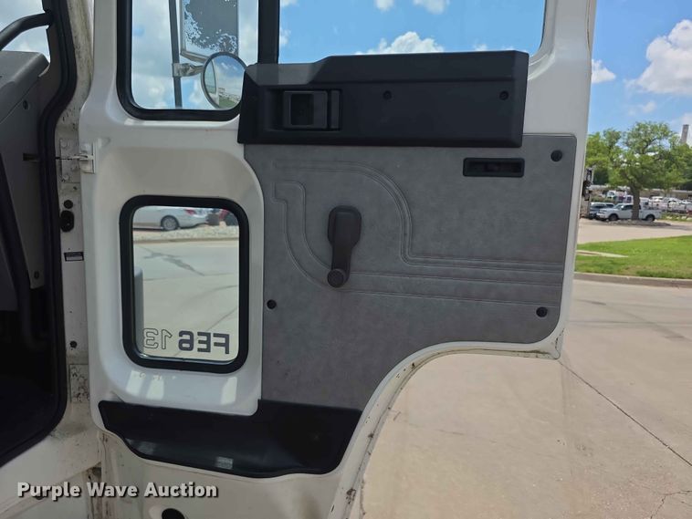 image for item FH6146 1990 Volvo FE613 satellite communication truck