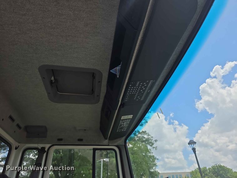 image for item FH6146 1990 Volvo FE613 satellite communication truck