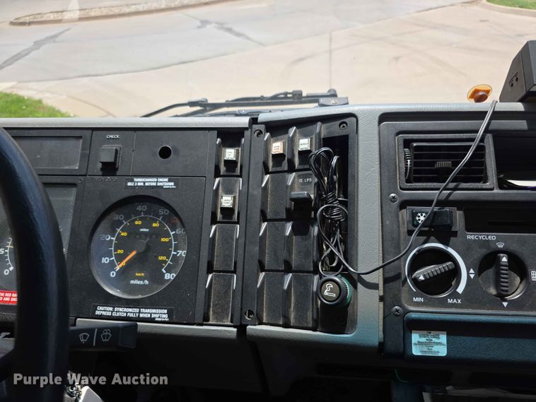 image for item FH6146 1990 Volvo FE613 satellite communication truck