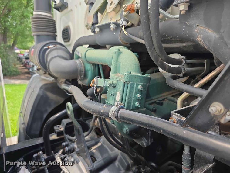 image for item FH6146 1990 Volvo FE613 satellite communication truck