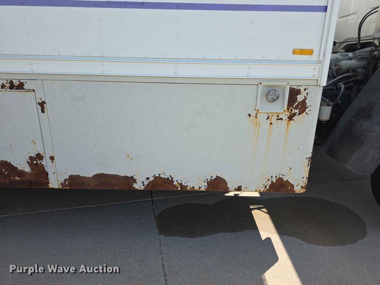 image for item FH6147 1989 Ford C8000 broadcasting truck