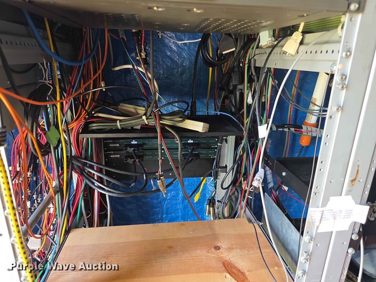 image for item FH6147 1989 Ford C8000 broadcasting truck