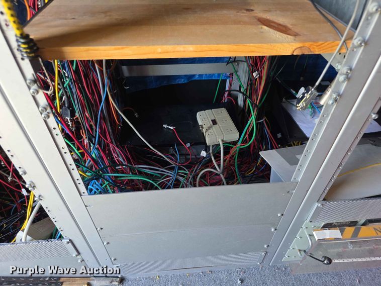 image for item FH6147 1989 Ford C8000 broadcasting truck