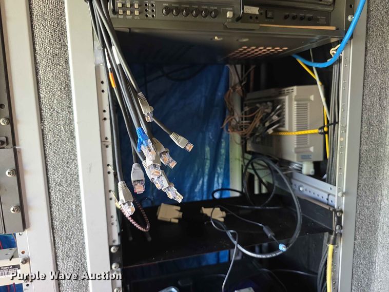 image for item FH6147 1989 Ford C8000 broadcasting truck