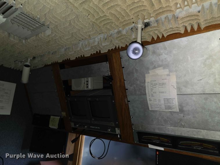 image for item FH6147 1989 Ford C8000 broadcasting truck