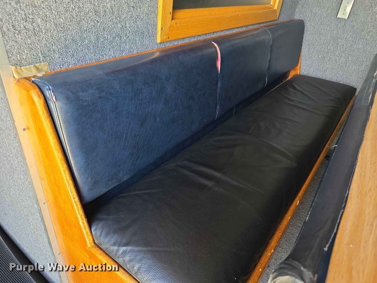 image for item FH6147 1989 Ford C8000 broadcasting truck