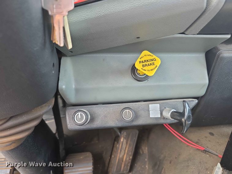 image for item FH6147 1989 Ford C8000 broadcasting truck