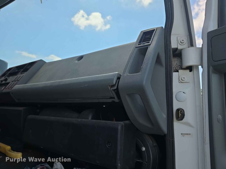 image for item FH6147 1989 Ford C8000 broadcasting truck