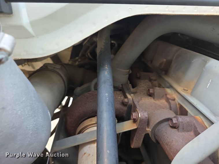 image for item FH6147 1989 Ford C8000 broadcasting truck