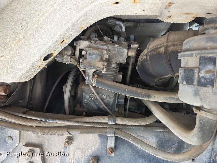 image for item FH6147 1989 Ford C8000 broadcasting truck