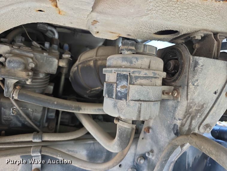 image for item FH6147 1989 Ford C8000 broadcasting truck