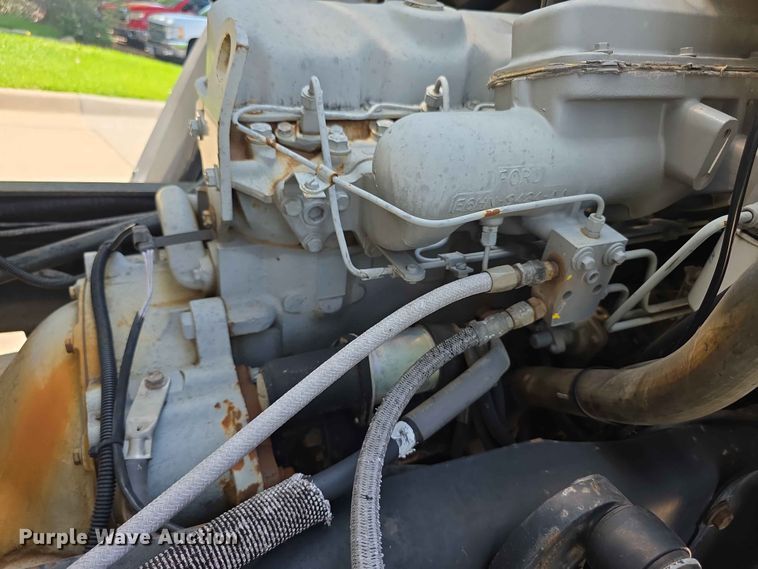 image for item FH6147 1989 Ford C8000 broadcasting truck