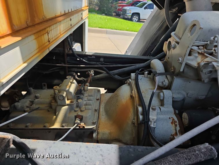 image for item FH6147 1989 Ford C8000 broadcasting truck