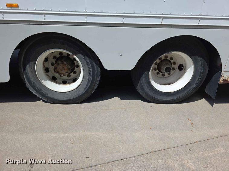 image for item FH6147 1989 Ford C8000 broadcasting truck