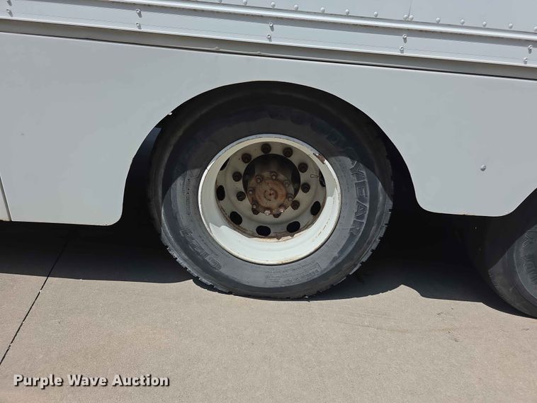 image for item FH6147 1989 Ford C8000 broadcasting truck