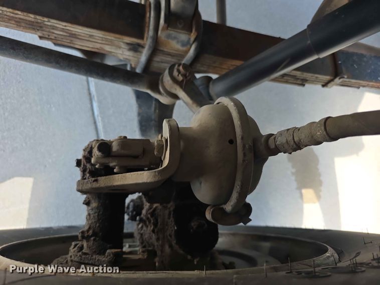 image for item FH6147 1989 Ford C8000 broadcasting truck