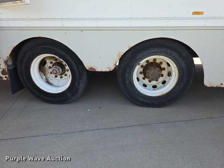 image for item FH6147 1989 Ford C8000 broadcasting truck
