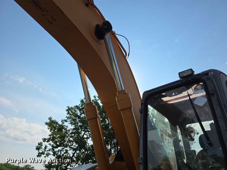 image for item FH6150 2004 Case CX225SR excavator