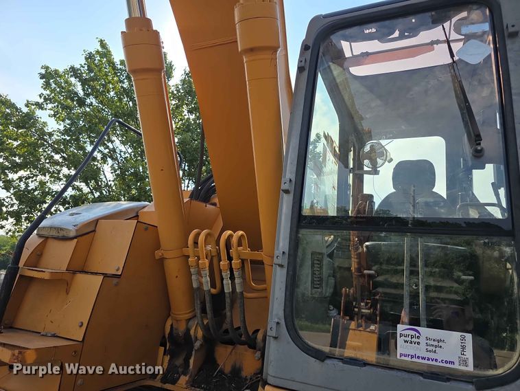 image for item FH6150 2004 Case CX225SR excavator