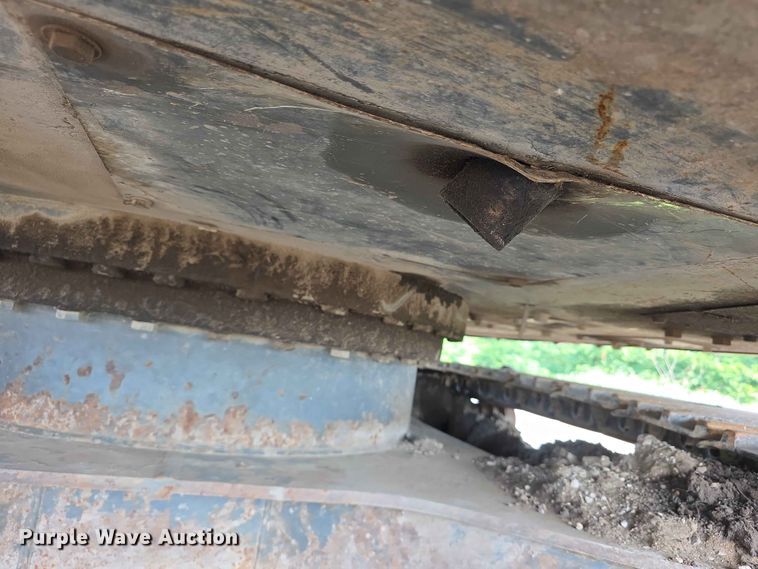 image for item FH6150 2004 Case CX225SR excavator