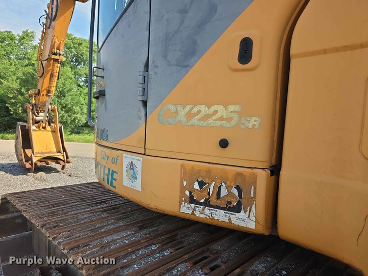 image for item FH6150 2004 Case CX225SR excavator
