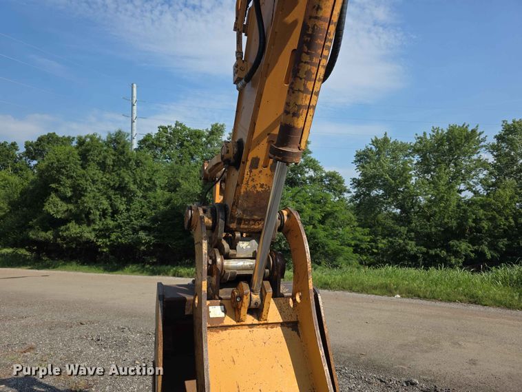 image for item FH6150 2004 Case CX225SR excavator