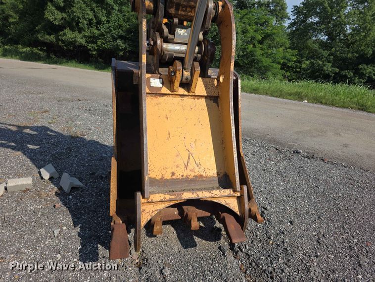 image for item FH6150 2004 Case CX225SR excavator