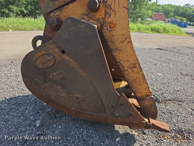 image for item FH6150 2004 Case CX225SR excavator