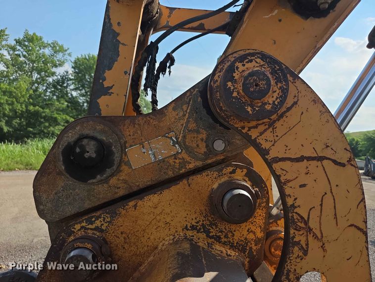 image for item FH6150 2004 Case CX225SR excavator