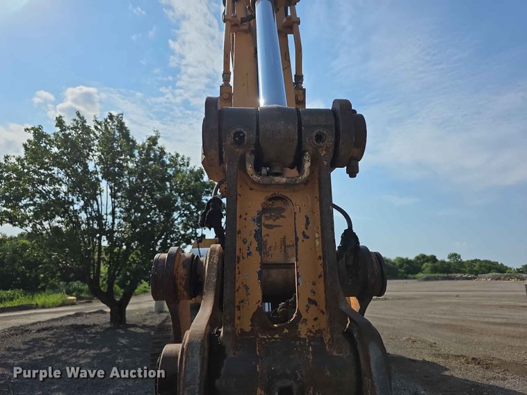 image for item FH6150 2004 Case CX225SR excavator