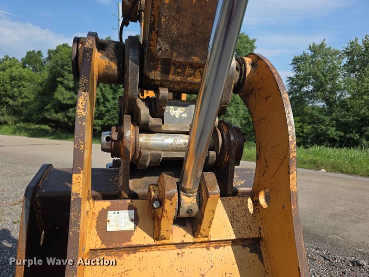image for item FH6150 2004 Case CX225SR excavator