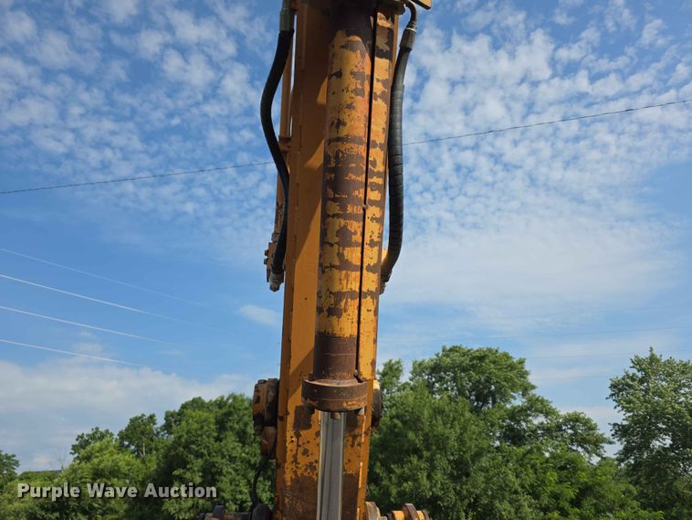 image for item FH6150 2004 Case CX225SR excavator