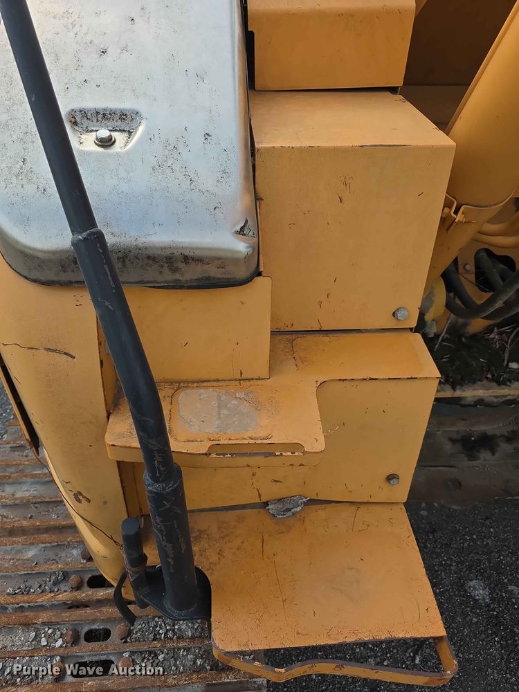 image for item FH6150 2004 Case CX225SR excavator