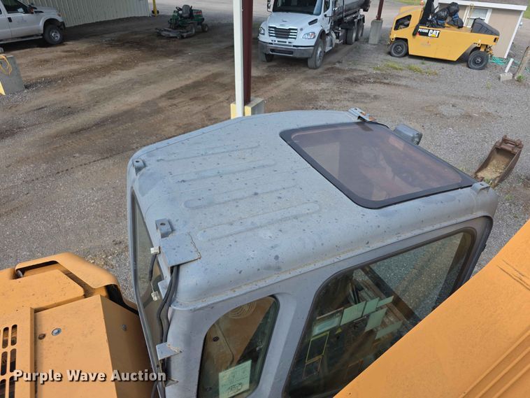 image for item FH6150 2004 Case CX225SR excavator